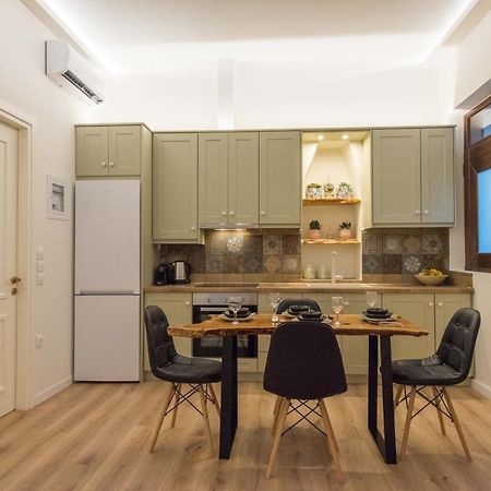 1571_ Suites A2 纳弗帕克托斯 外观 照片