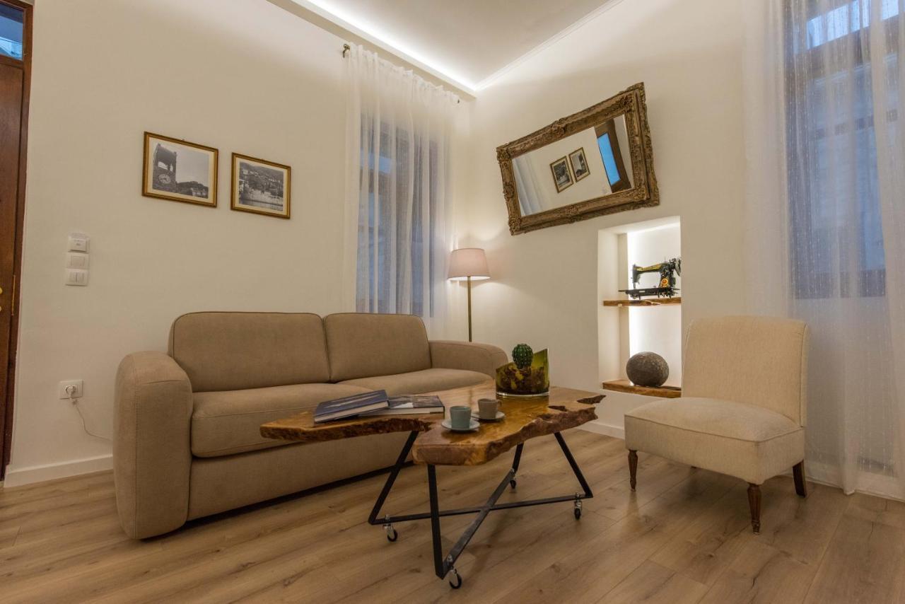 1571_ Suites A2 纳弗帕克托斯 外观 照片